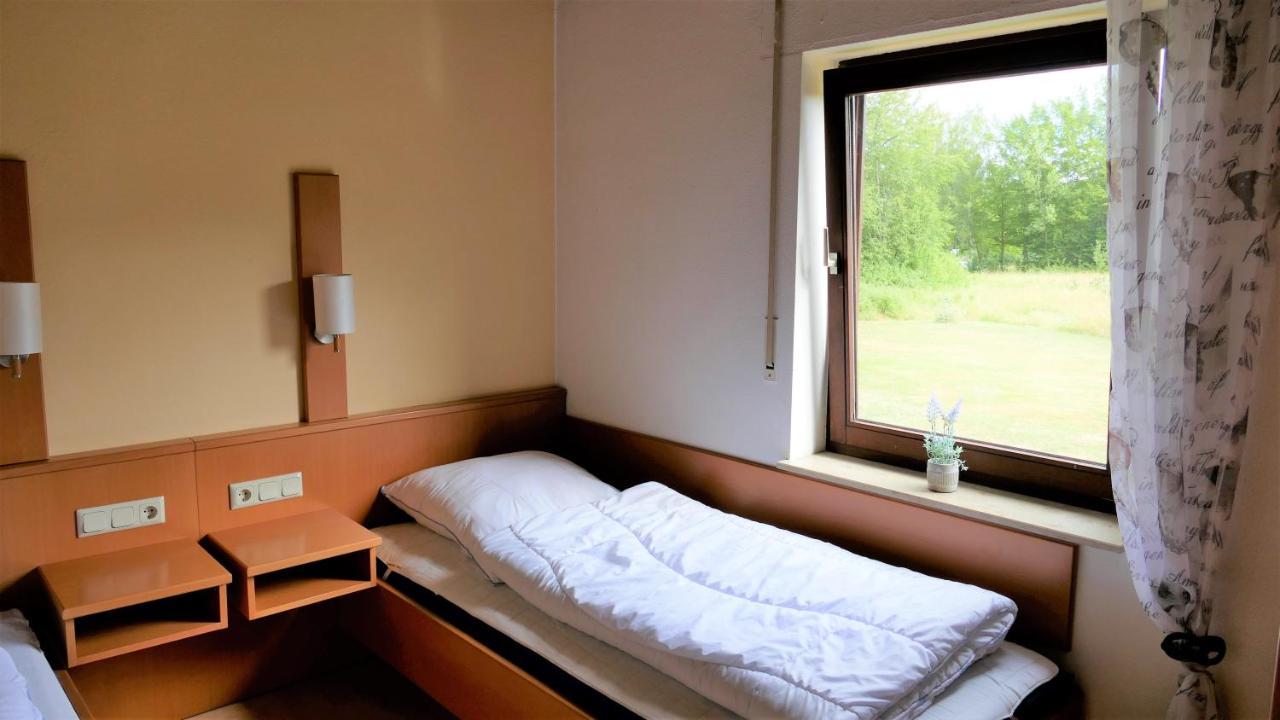 Helles Ferienhaus Im Landhausstil Fuer Bis Zu 10 Personen Frielendorf Exterior photo