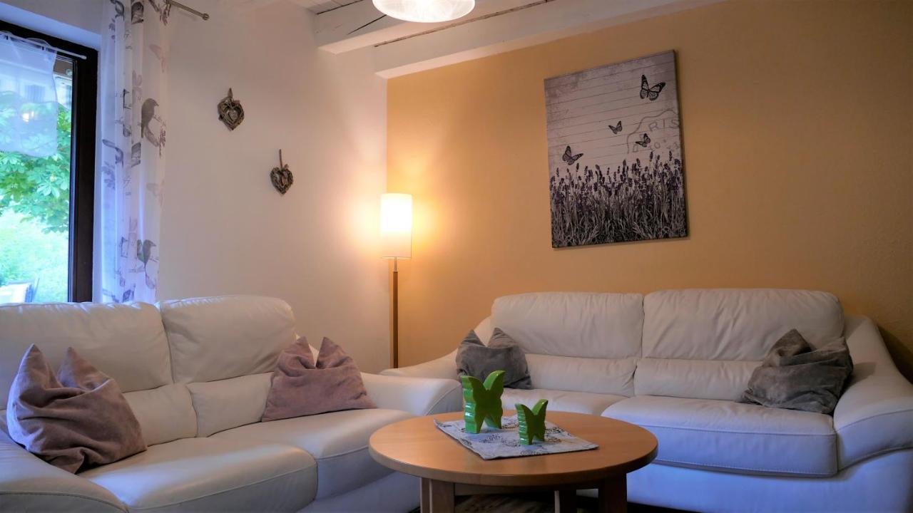 Helles Ferienhaus Im Landhausstil Fuer Bis Zu 10 Personen Frielendorf Exterior photo